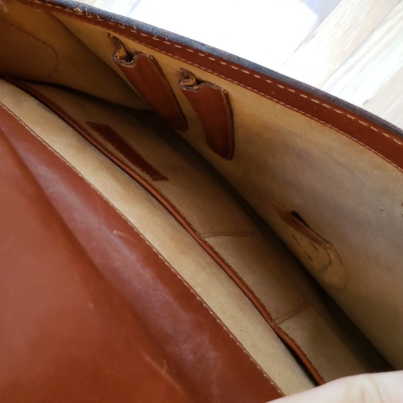 Pielle genuine leather lockable bag - Picture 4 of 8